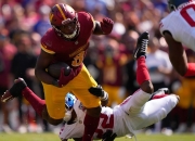 开云体育app-橄榄球选手刷新世界纪录，震撼全场