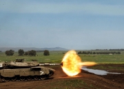 开云体育官网-黄黑迷梦碎于海浪，沙漠月光映照永恒加维