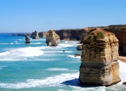 开云体育app-平行宇宙的哨声，当智利遭遇AC米兰，范戴克如何成为球场上的时空指挥官