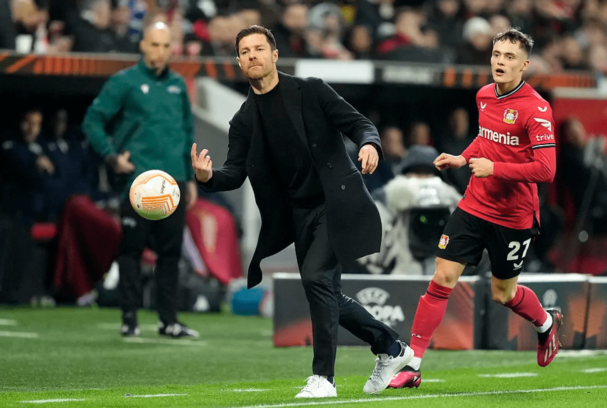 关于那不勒斯碾压勒沃库森，加维刷新纪录的信息