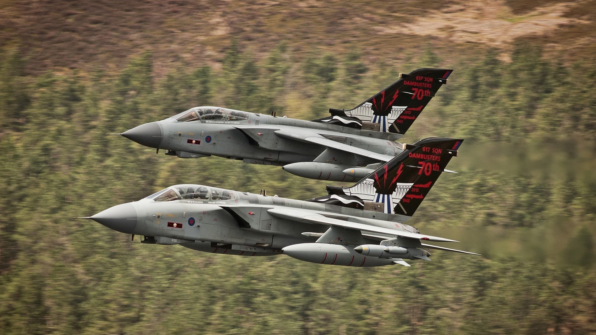 逆袭之夜，当迪巴拉的璀璨星光撕破那不勒斯防线，波兰的奇迹如何诞生？