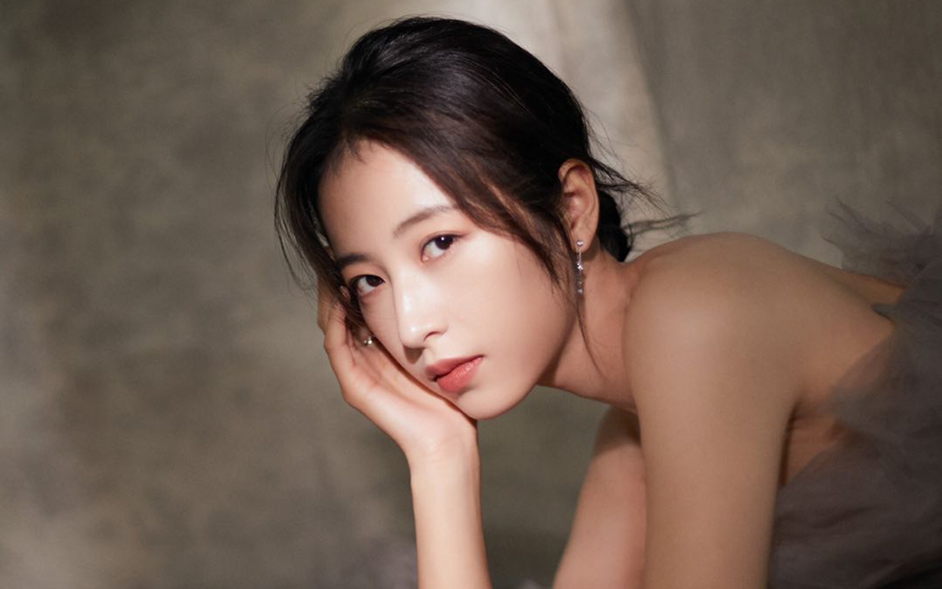 欧冠淘汰赛之夜，奥亚尔萨瓦尔的高能狂飙