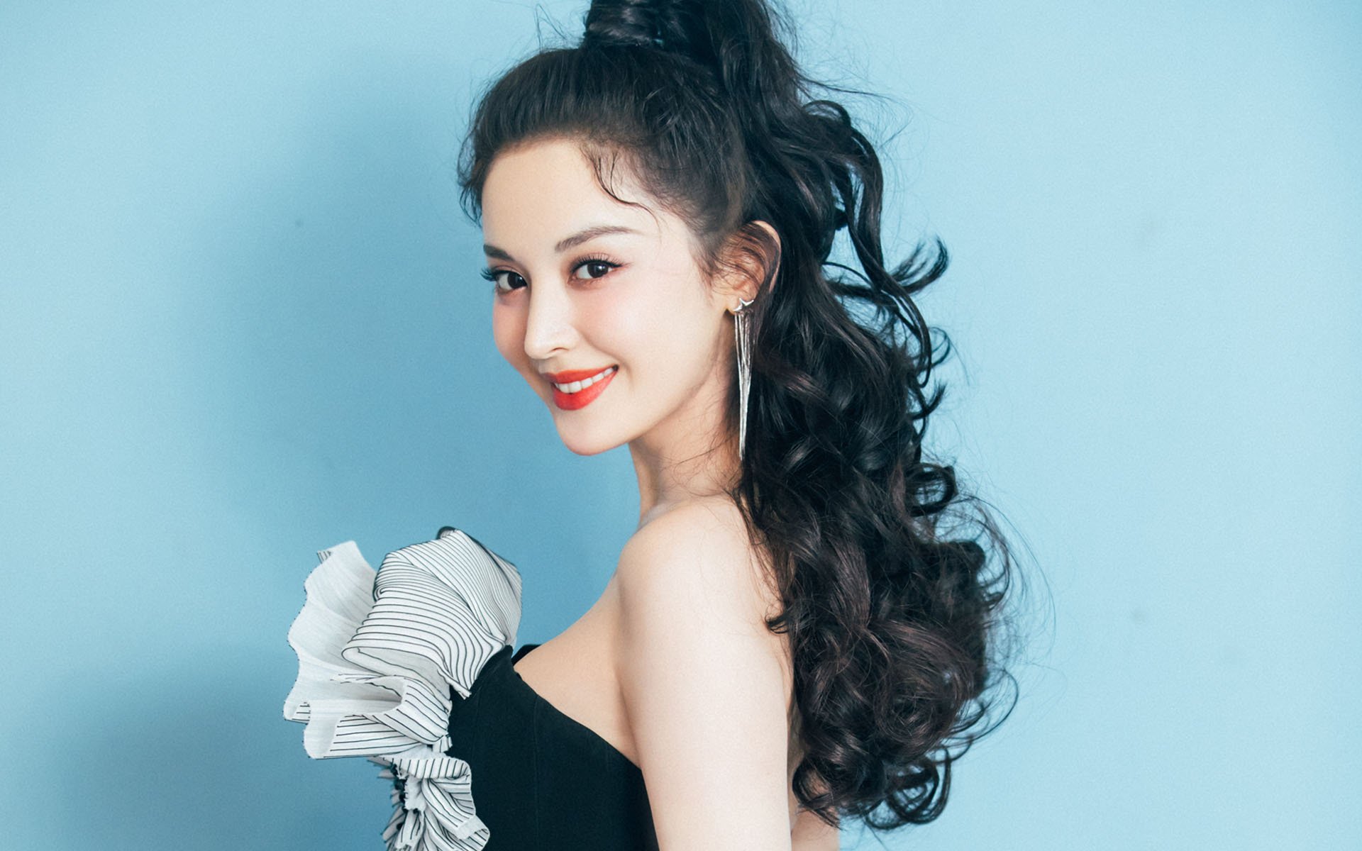 独弦琴师,欧文以指挥家之姿统治全场,步行者稳如磐石降服森林狼