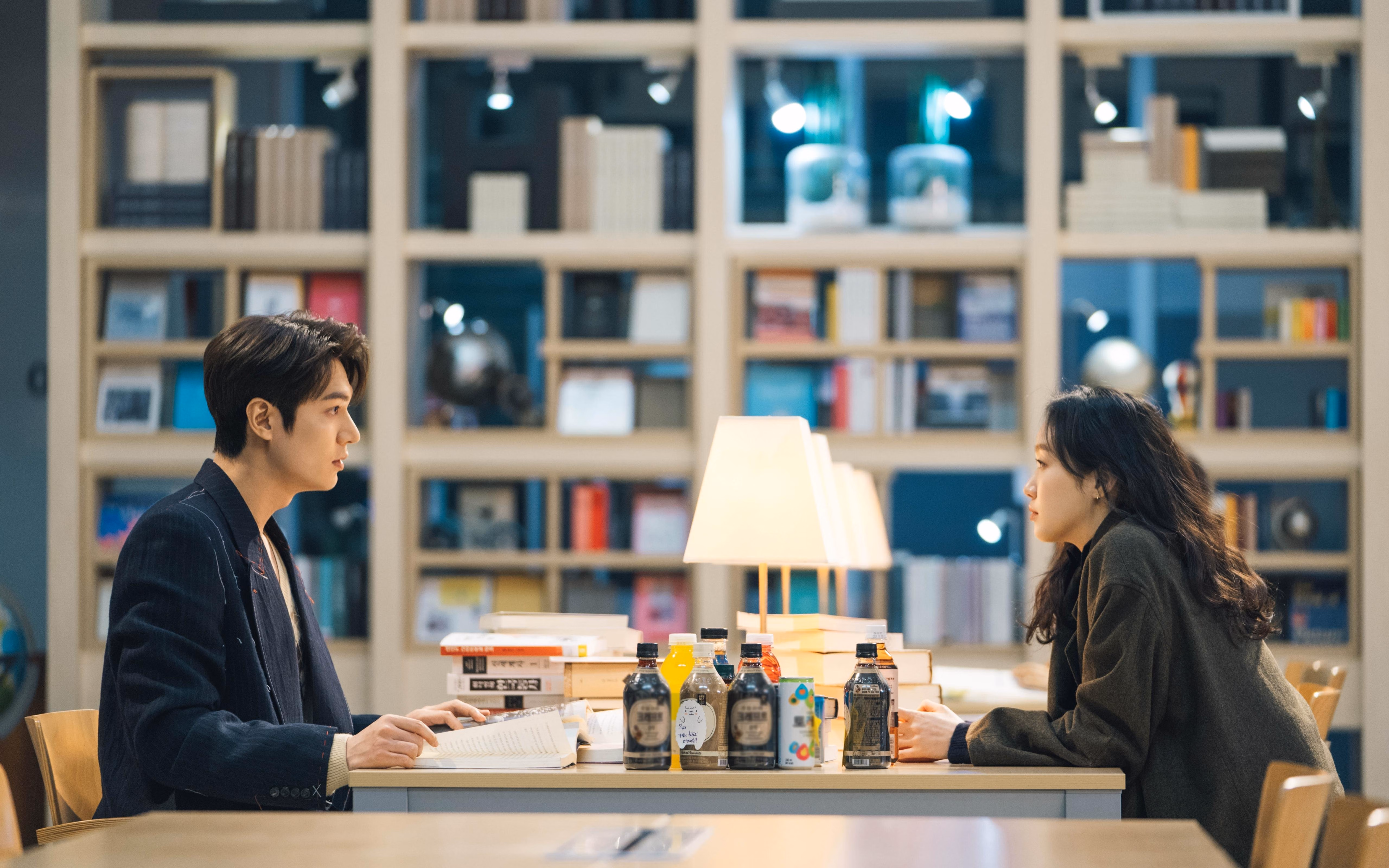 绝杀启示录，巴萨的精密齿轮与孙兴慜的孤星时刻