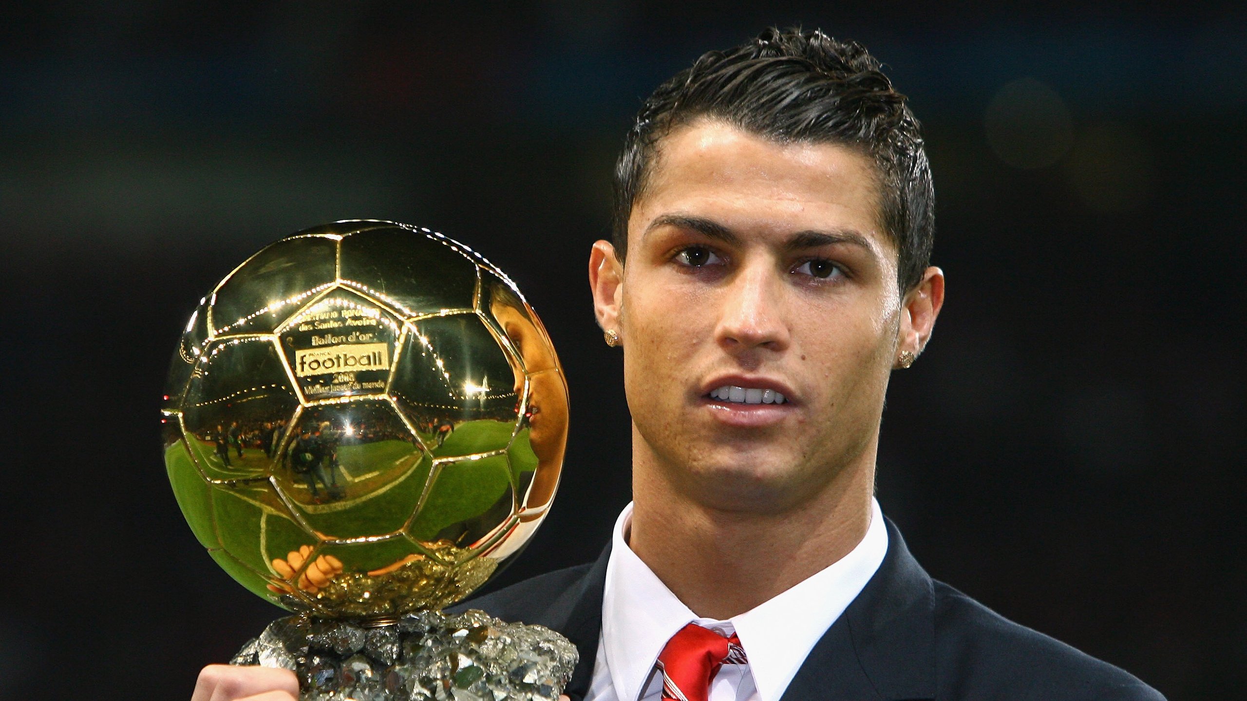 跨越洲际的硬仗美学，从皇家社会到蒂亚戈的致命优雅